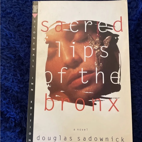Book. Gay interest. Sacred lips of the Bronx. - Picture 1 of 7